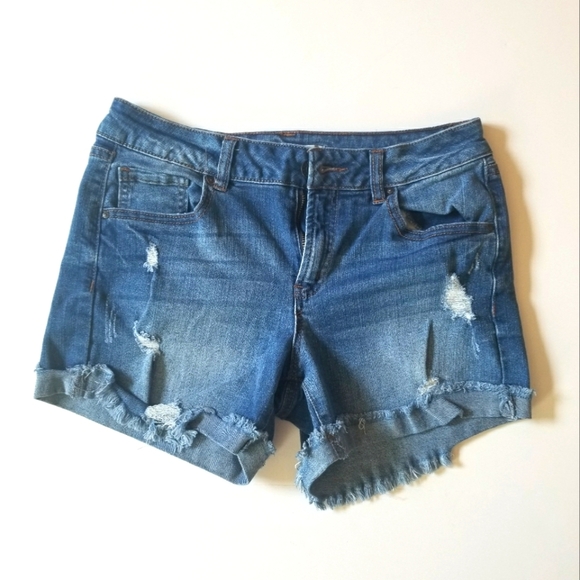 ☀️ Refuge Denim Distressed Shorts - Picture 1 of 5